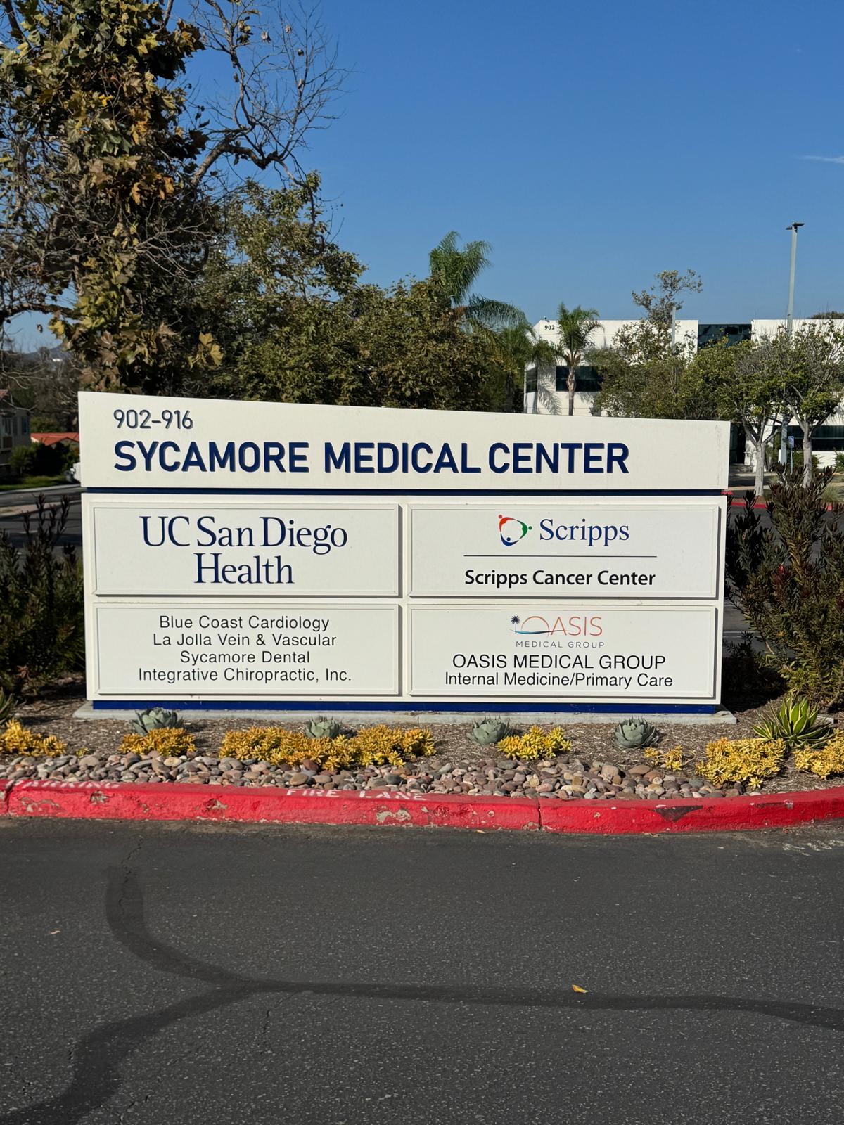 Oasis Medical Group clinic in Vista, CA — facility photo 4 of 34