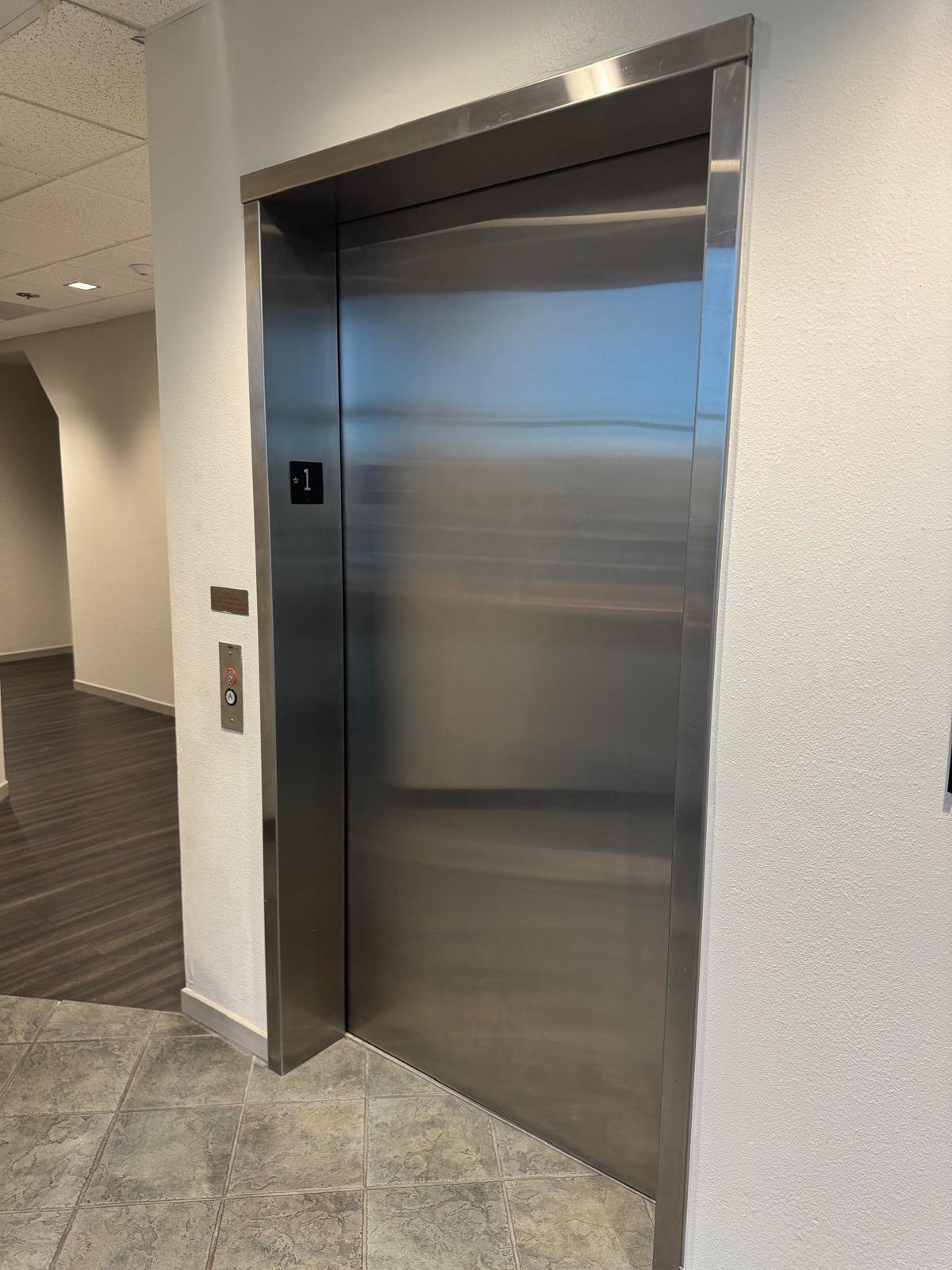 Oasis Medical Group clinic in Vista, CA — facility photo 8 of 34