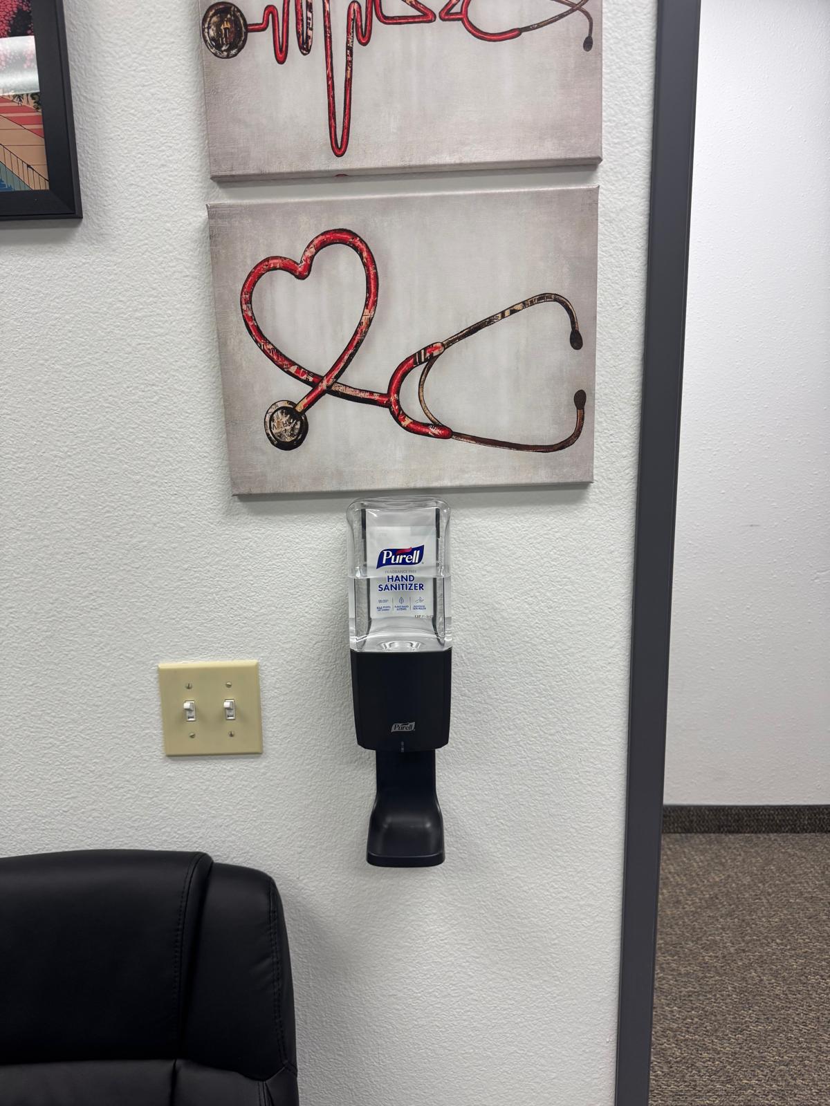 Oasis Medical Group clinic in Vista, CA — facility photo 17 of 34