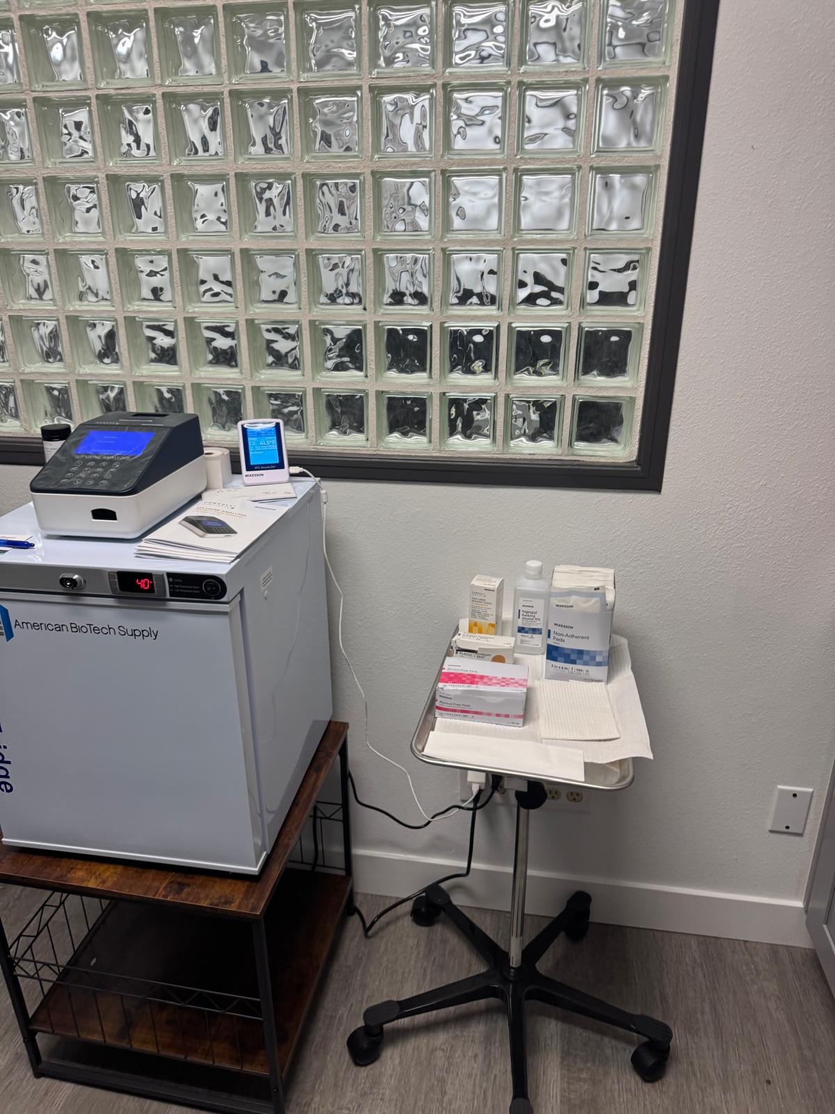 Oasis Medical Group clinic in Vista, CA — facility photo 23 of 34