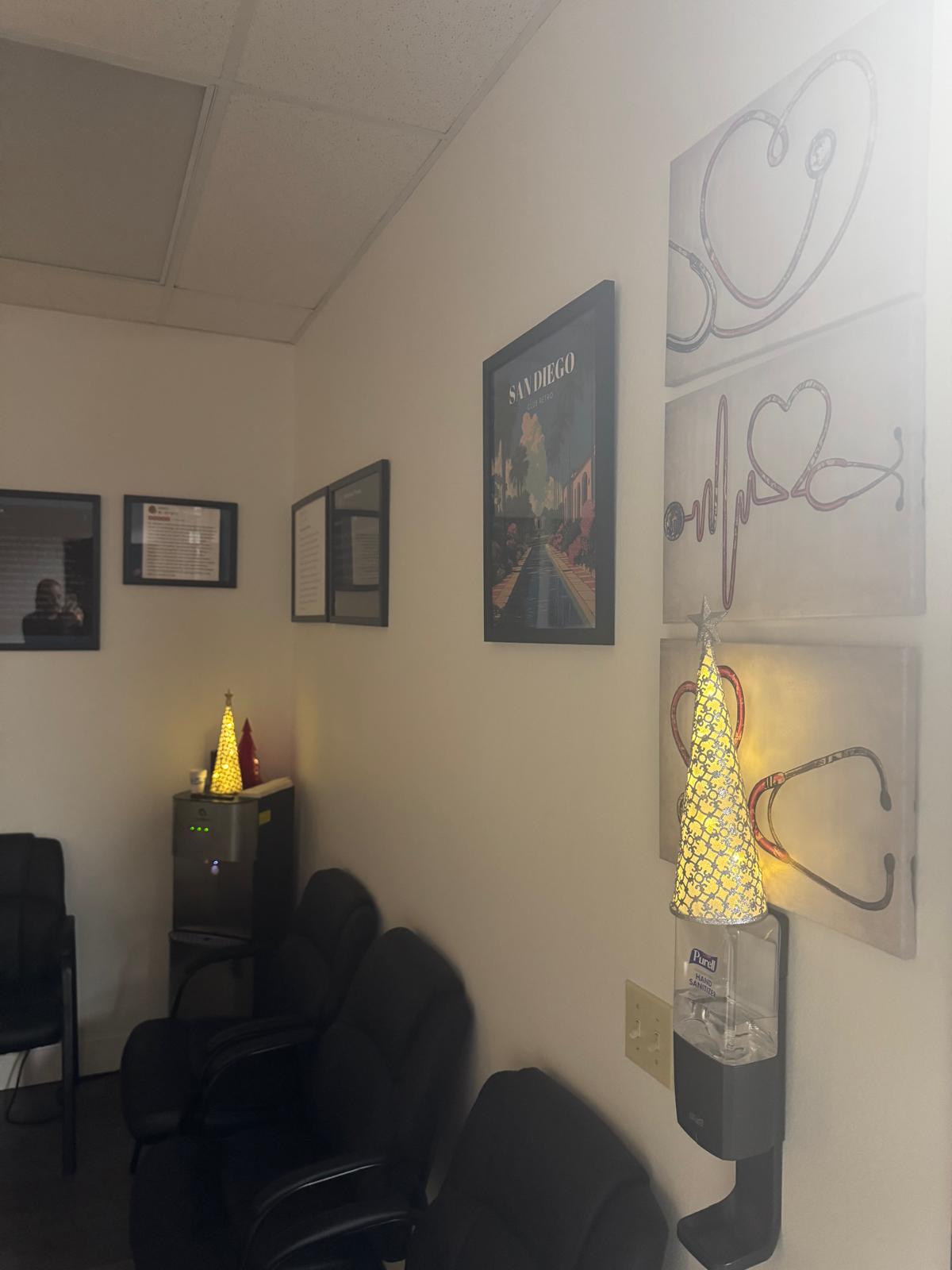 Oasis Medical Group clinic in Vista, CA — facility photo 25 of 34