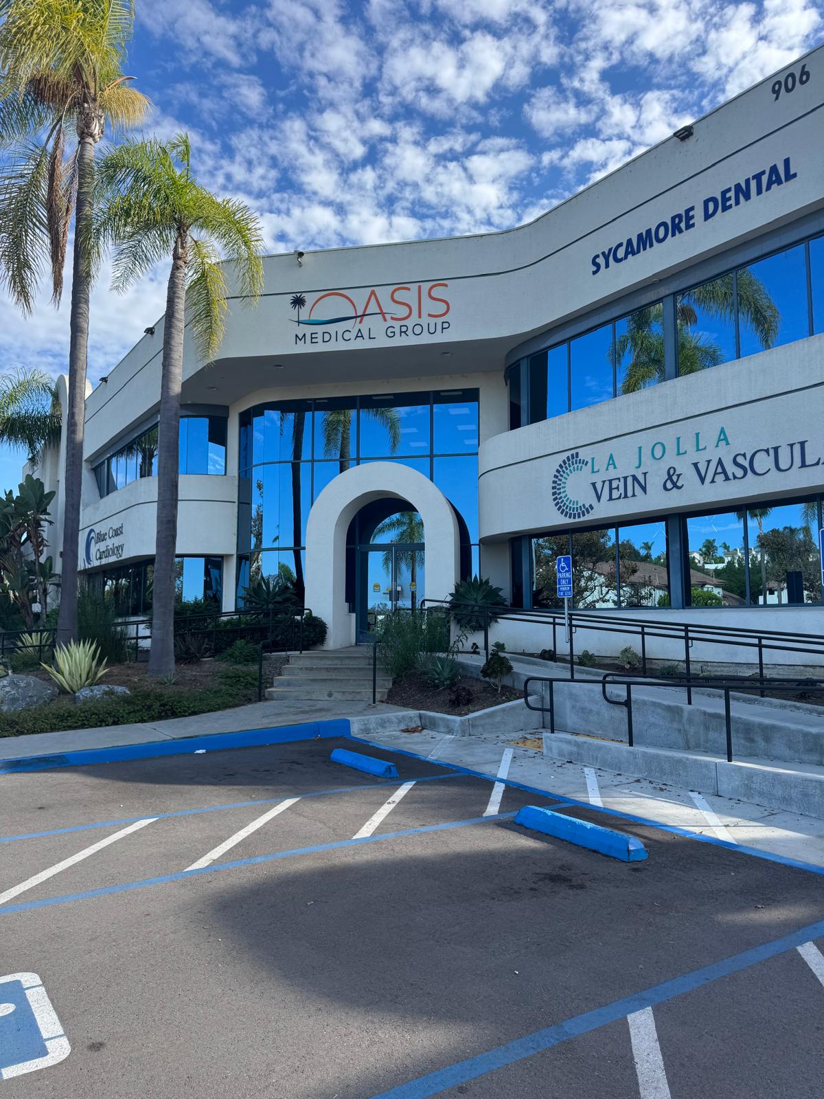 Exterior of Oasis Medical Group at 906 Sycamore Ave, Suite 201, Vista, CA